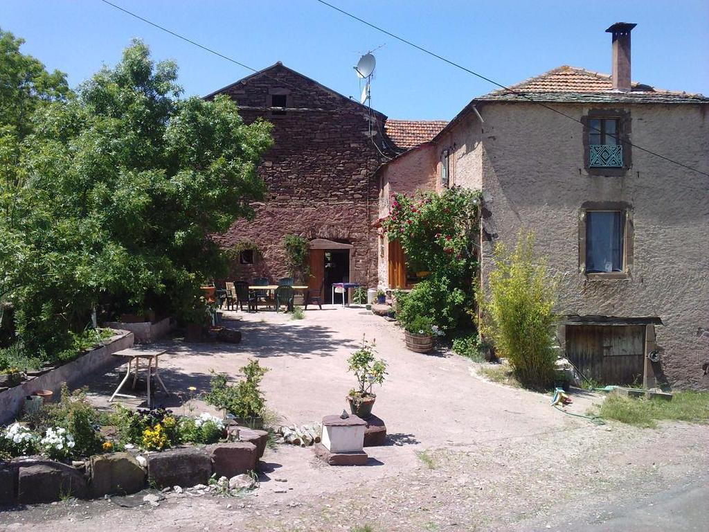 Gite Des Monts Saint-Izaire Стая снимка