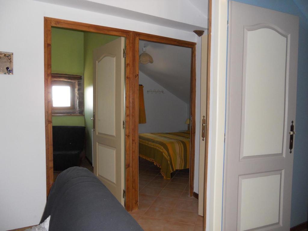 Gite Des Monts Saint-Izaire Стая снимка